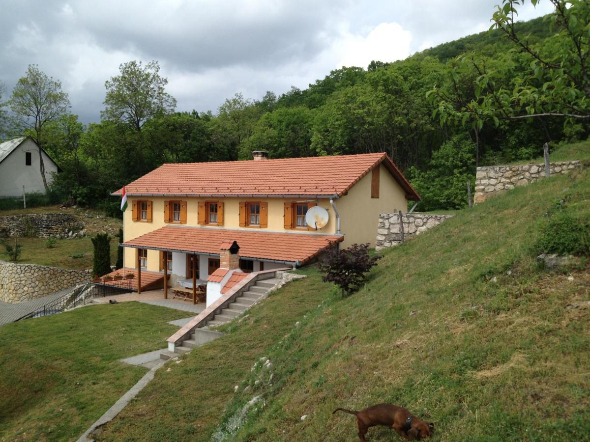 Hotel Judit Vendégház Sümeg Exterior foto