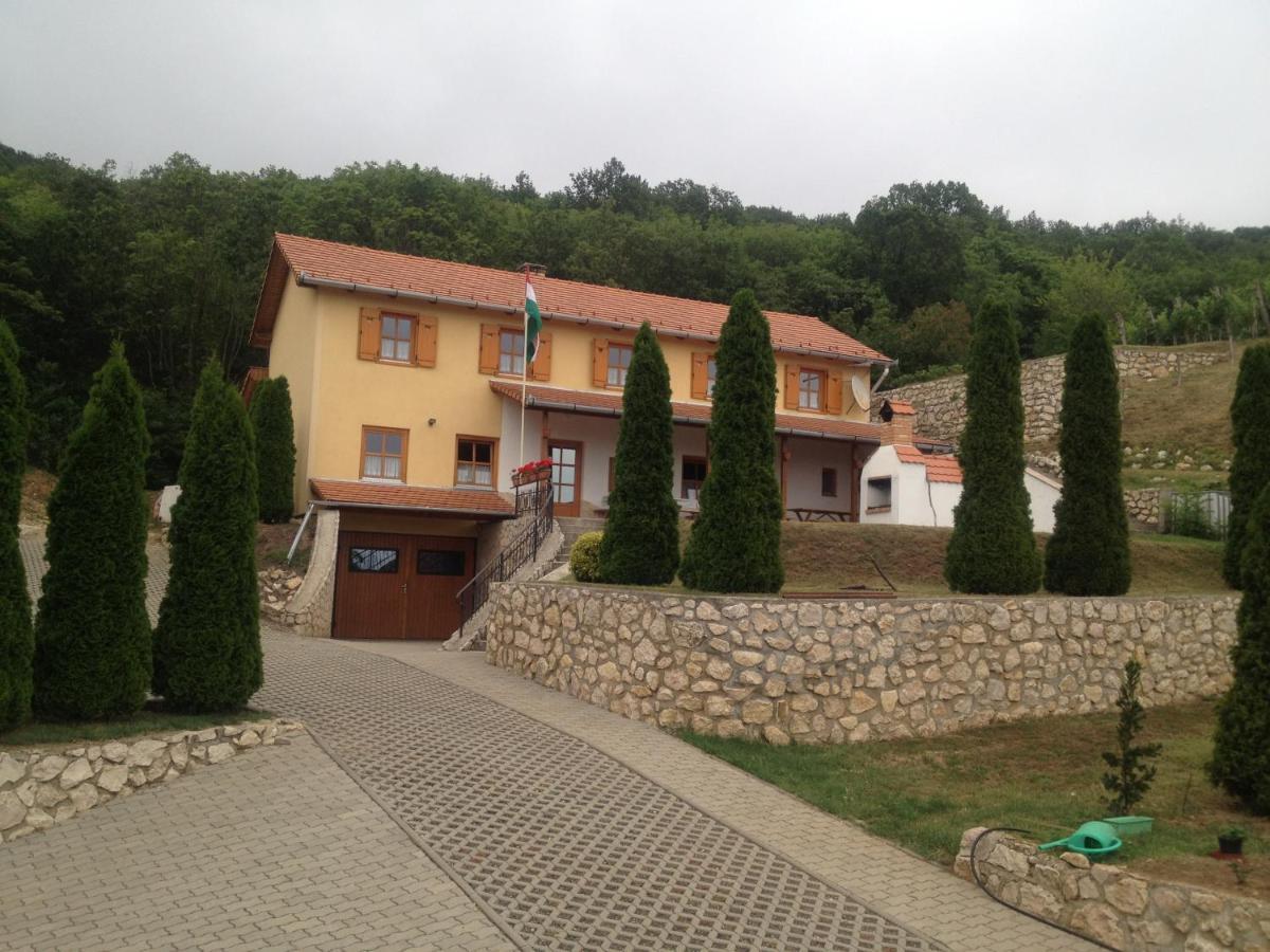 Hotel Judit Vendégház Sümeg Exterior foto
